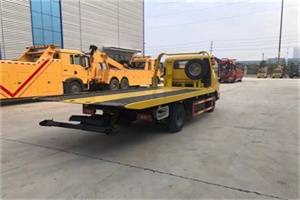 越城非事故拖车